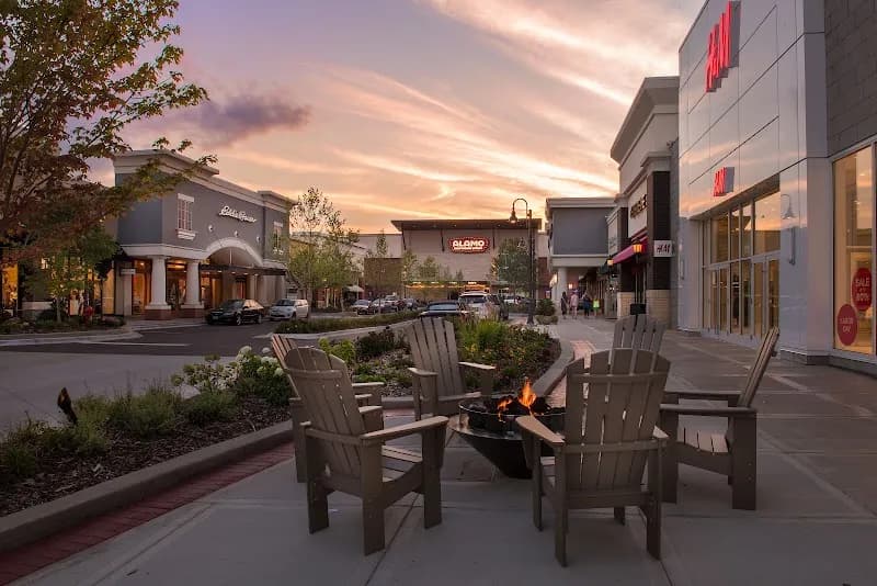 Woodbury Lakes shopping mall in Minneapolis, MN