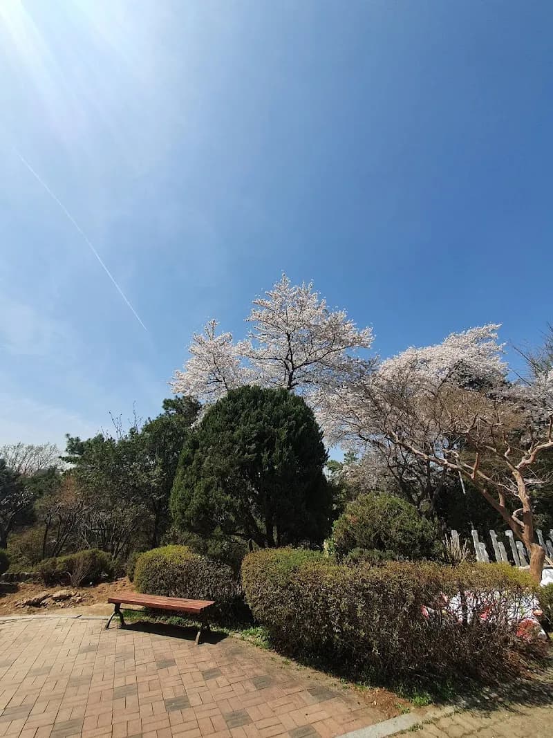 Yeoksam Park park in Gangnam, SE