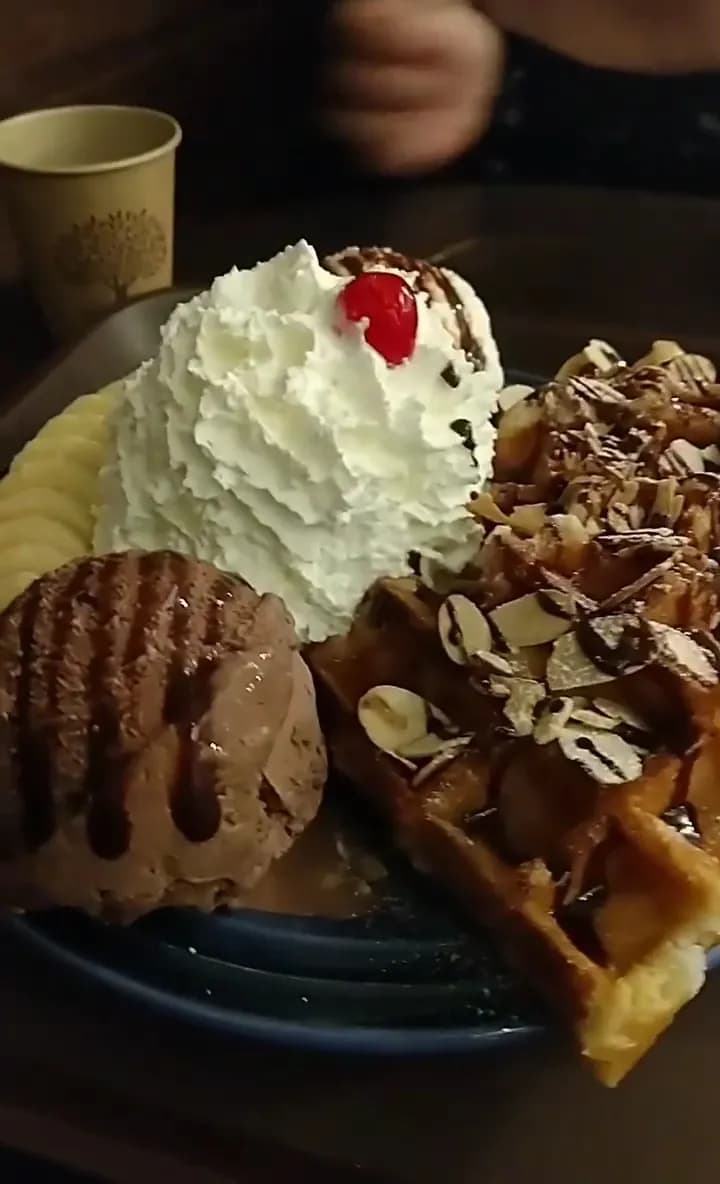 View of Yeoksam Park in Gangnam, SE