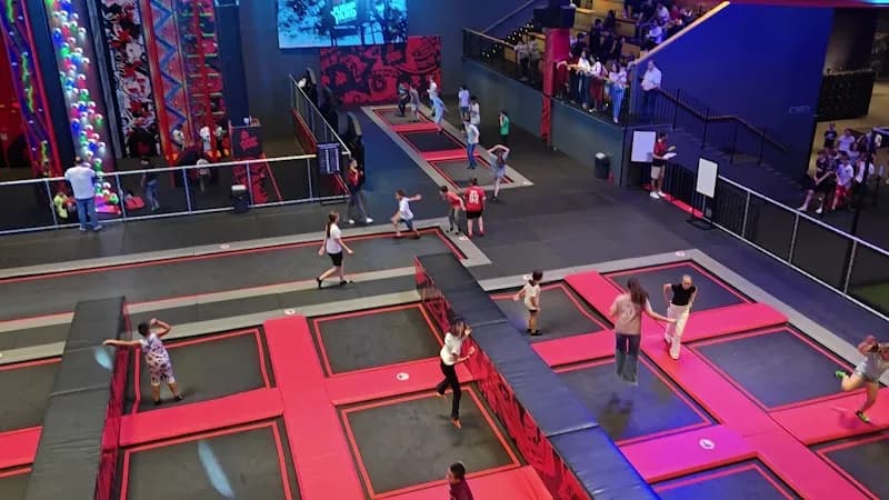 View of Zona de Juegos Infantiles Riba-roja in Riba-roja de Túria, V