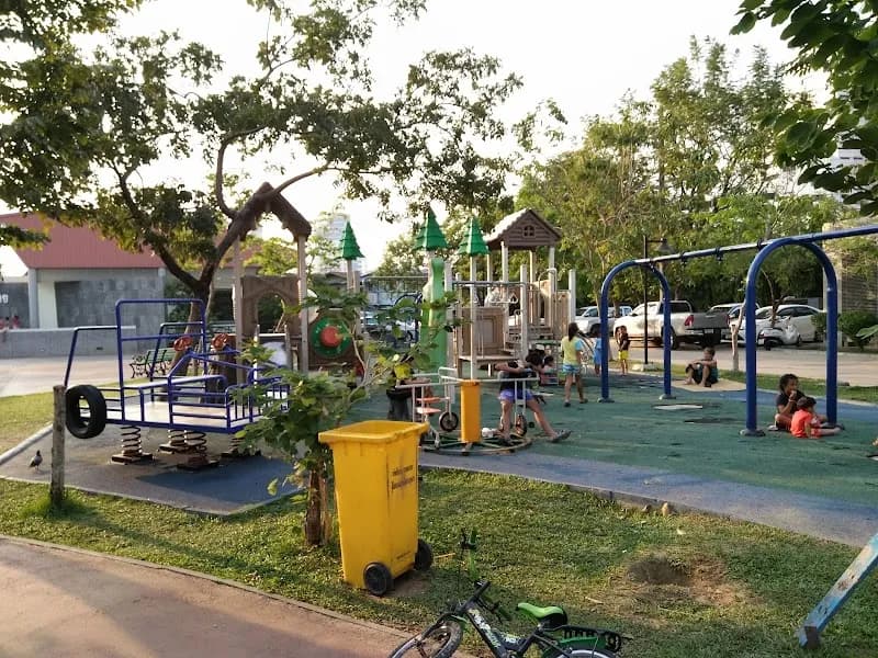 Bangkok Youth Center (Youth Center Sukhumvit) recreation center in Sukhumvit, BKK