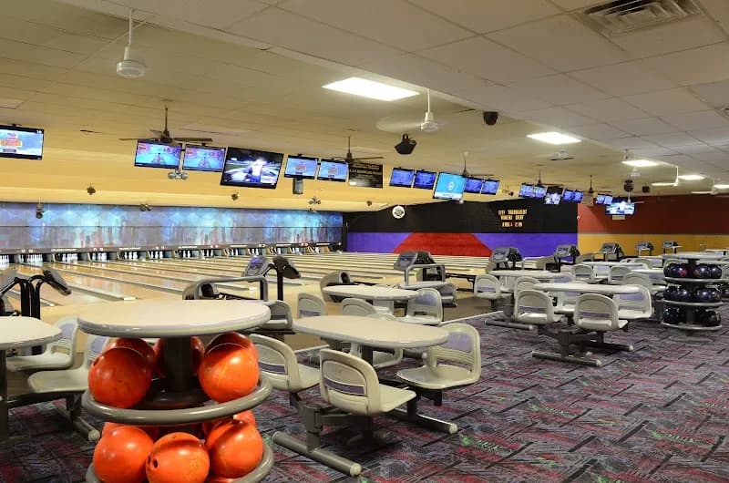 View of Batt Family Fun Center in Jacksonville, FL