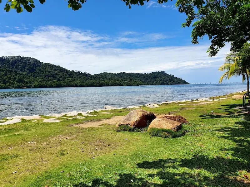 Bayan Indah Recreation Park (Taman Rekreasi Bayan Indah) park in Queensbay, Penang
