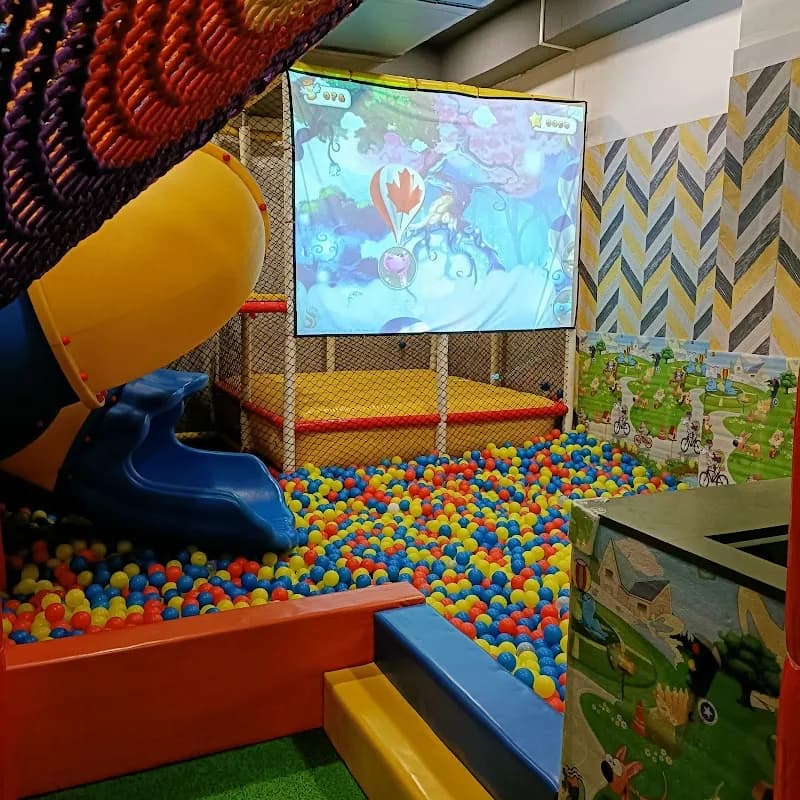 Beezilla indoor playground in Malad, MH