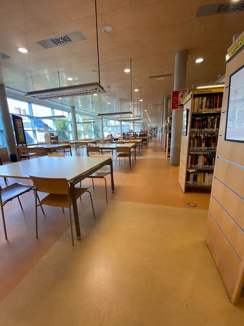 Biblioteca Pública Municipal “FRANCISCO UMBRAL” de Majadahonda. library in Majadahonda, Madrid