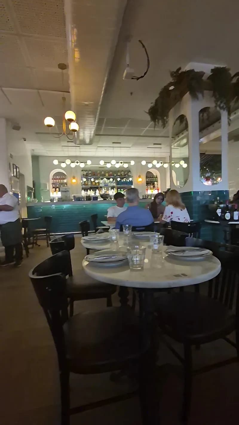 View of Bistrô do Lago in Barra da Tijuca, RJ