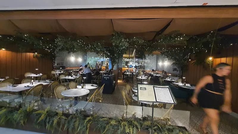 View of Bistrô do Lago in Barra da Tijuca, RJ