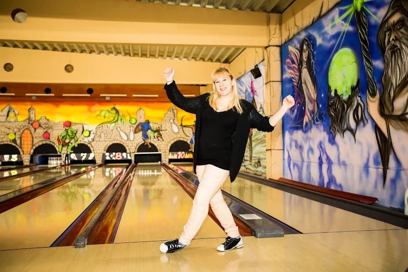 View of Bowling Castle mit 3D Indoorminigolf in Erding, BY