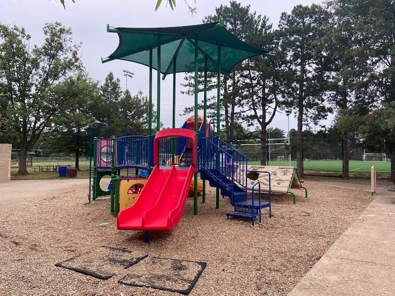 Bready Park park in Herndon, VA