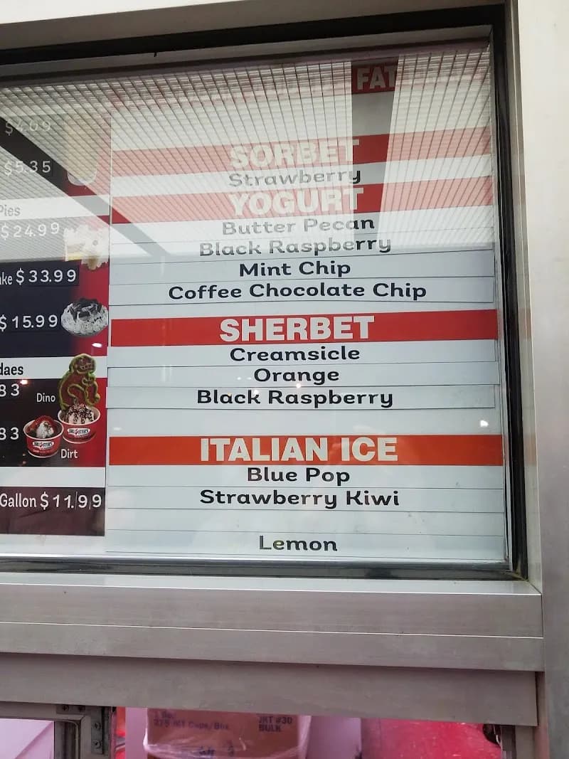 View of Bruster's Real Ice Cream in Franklin Park, PA