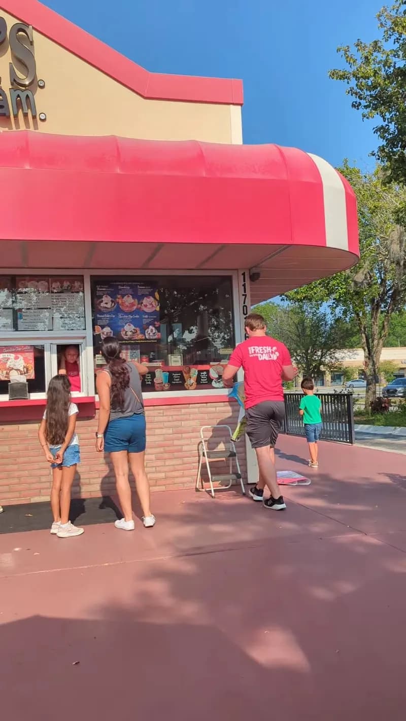 View of Bruster's Real Ice Cream in Southside, FL