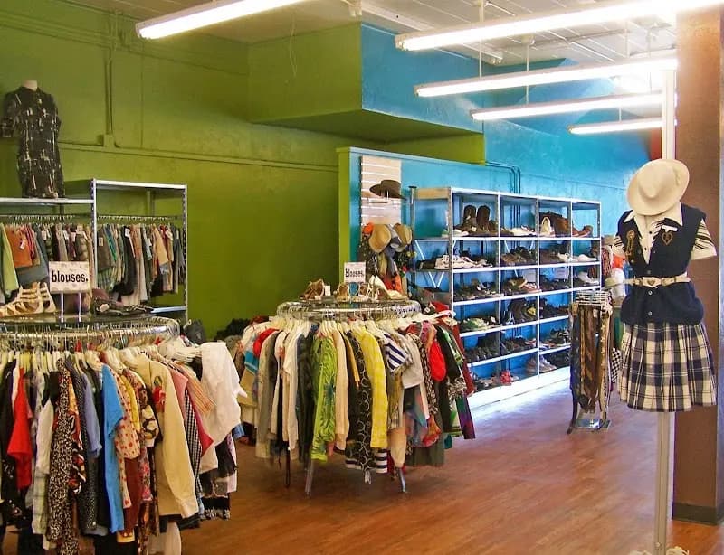 View of Buffalo Exchange in Santa Fe, NM