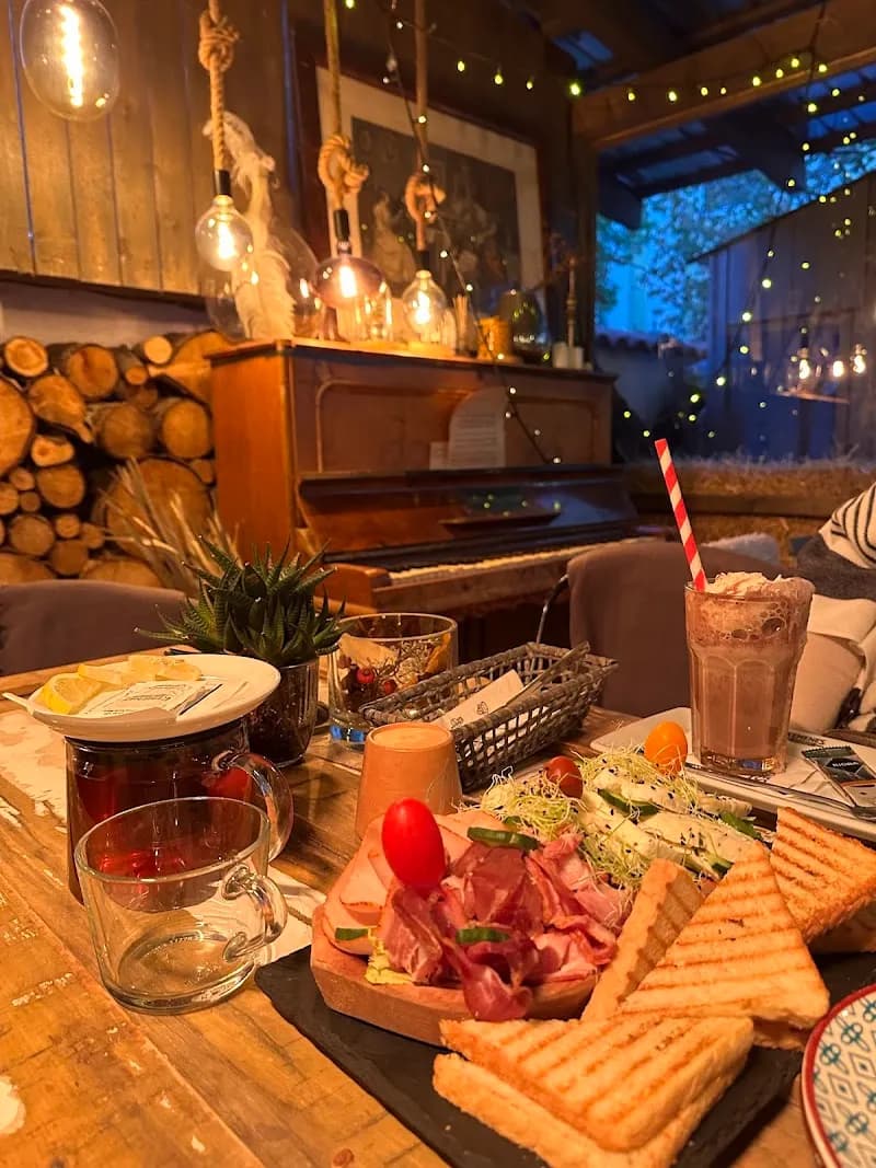 View of Cafe Vár in Monor, Budapest