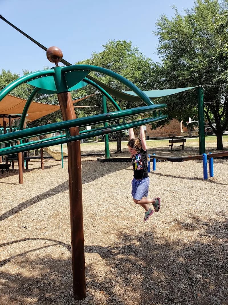 View of Cambridge Elementary School in Alamo Heights, TX