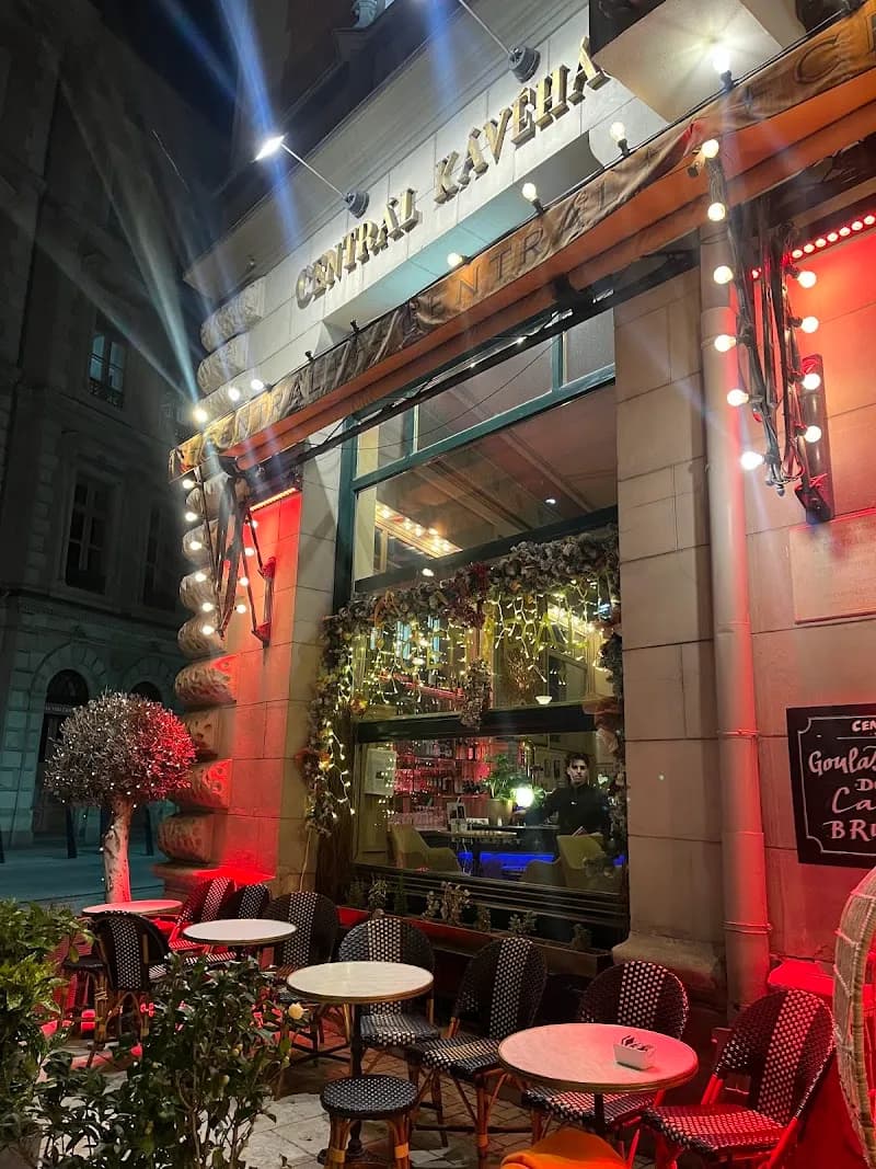 Centrál Grand Cafe & Bar restaurant in Törökbálint, Budapest