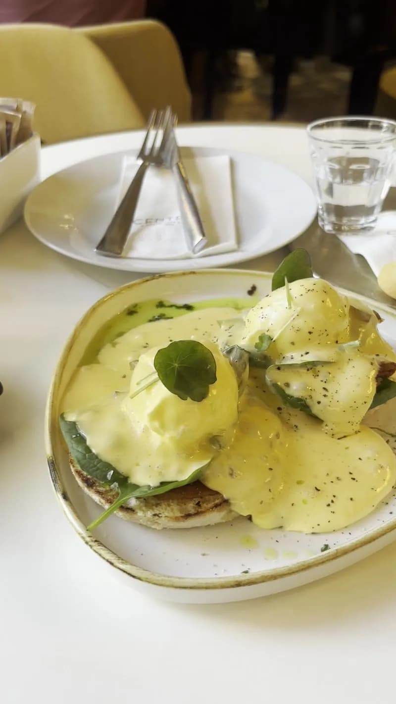 View of Centrál Grand Cafe & Bar in Törökbálint, Budapest