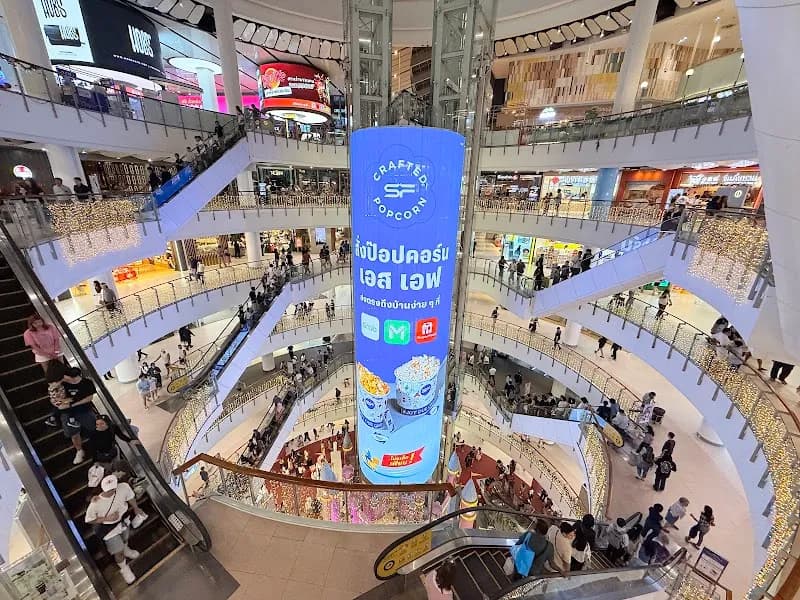 View of centralwOrld in Siam Paragon / Siam, BKK