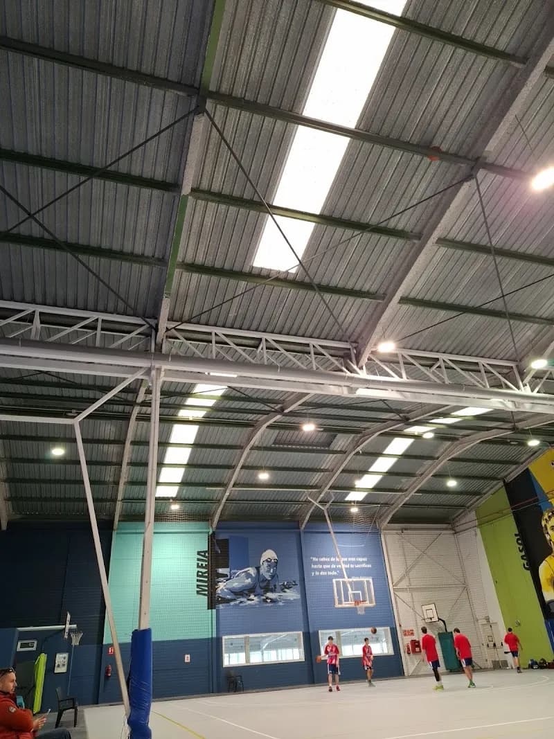 View of Centro Deportivo Municipal de Chiva in Chiva, V