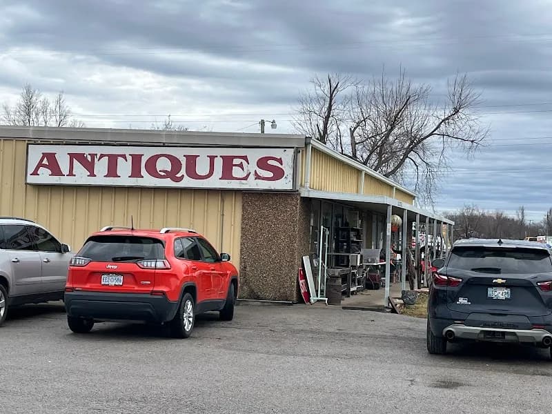 Cherry's Chouteau Mall home goods store in Cherry Street, OK
