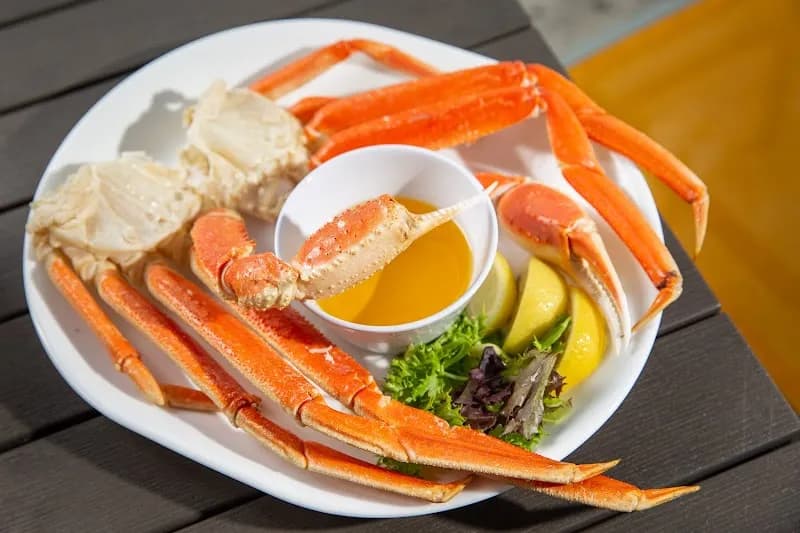 View of Circles Waterfront Restaurant in Apollo Beach, FL