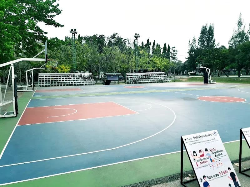 Community Basketball Courts sports in Ton Payom, CM