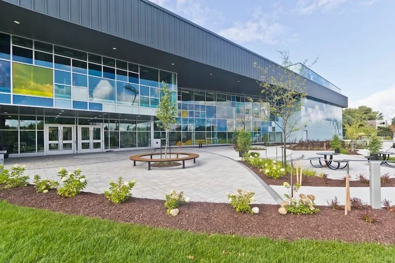 Complexe aquatique Laurie-Eve-Cormier sports complex in Longueuil, QC