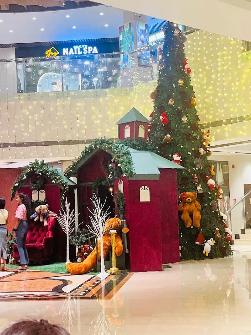 Crescat Boulevard shopping mall in Colombo, WP