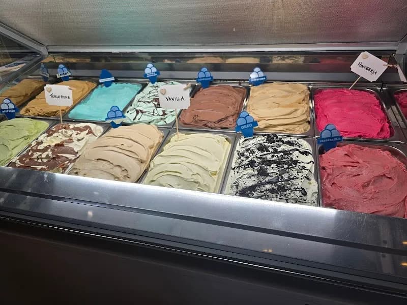 Crymogenia Ice Cream & Dessert Café ice cream in Hafnarfjörður, CR