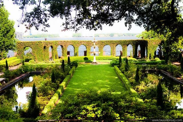 Cummer Museum of Art & Gardens art museum in Daytona Beach, FL