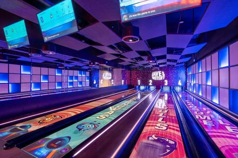 Dave & Buster's Mumbai bowling alley in Malad, MH