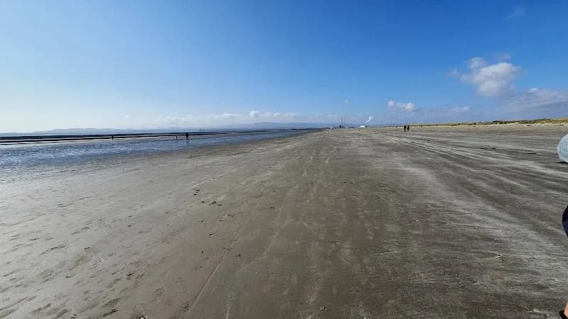 Dollymount Strand beach in Kilbarrack, D