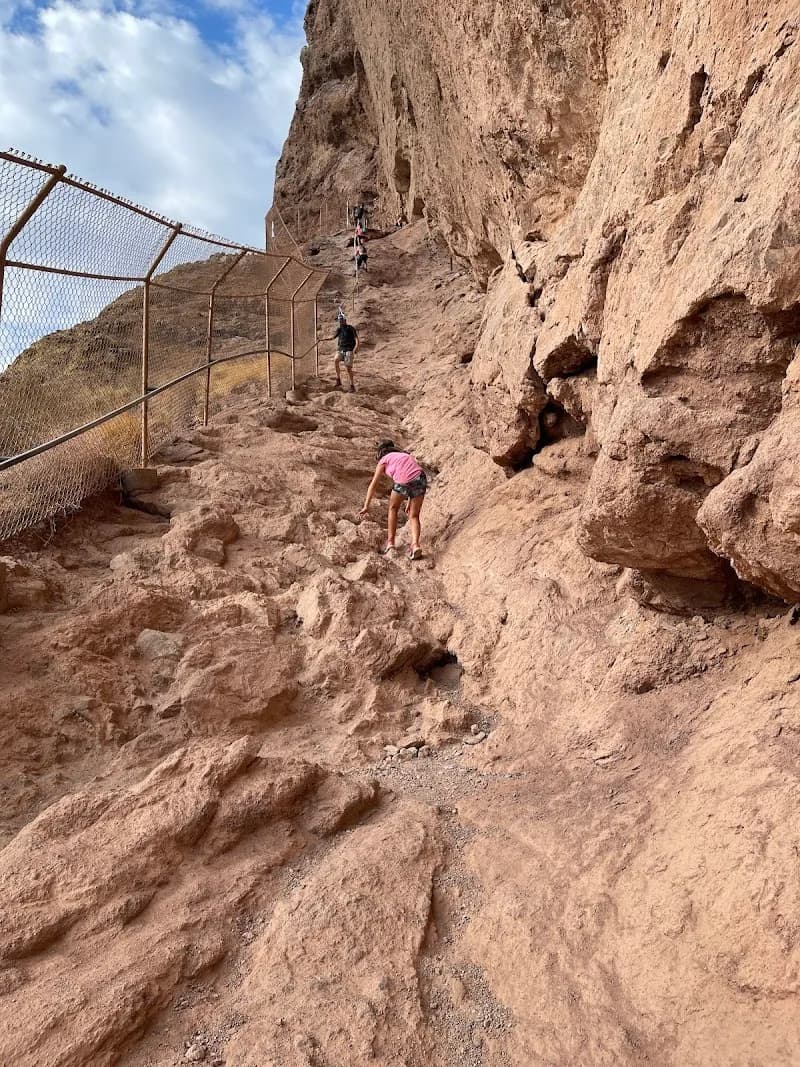 View of Echo Canyon Trailhead in Arcadia, AZ