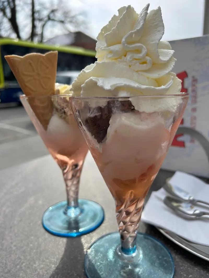 View of Eisdiele Herrsching in Herrsching am Ammersee, BY