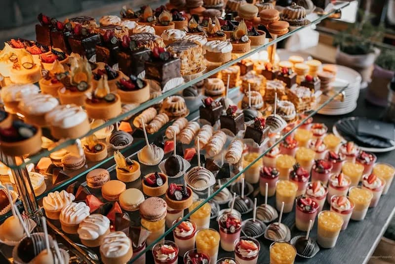 View of Eiskonditorei Puch in Puch, Salzburg