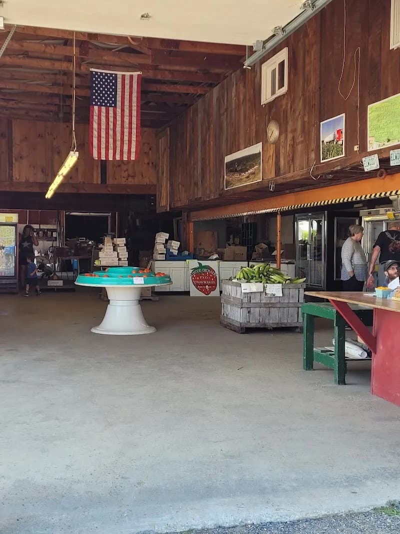 Elwood Orchards grocery store in Weare, NH