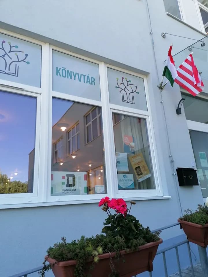 View of Esztergomi Helischer József Városi Könyvtár in Esztergom, Budapest