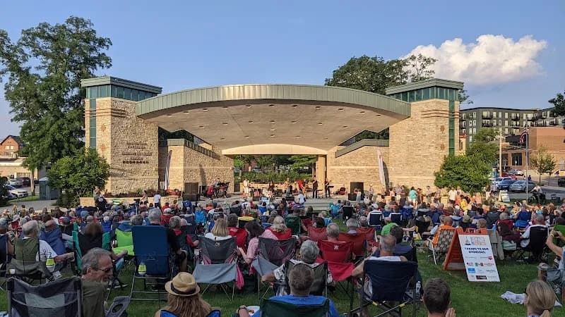 Fishel Park park in Downers Grove, IL