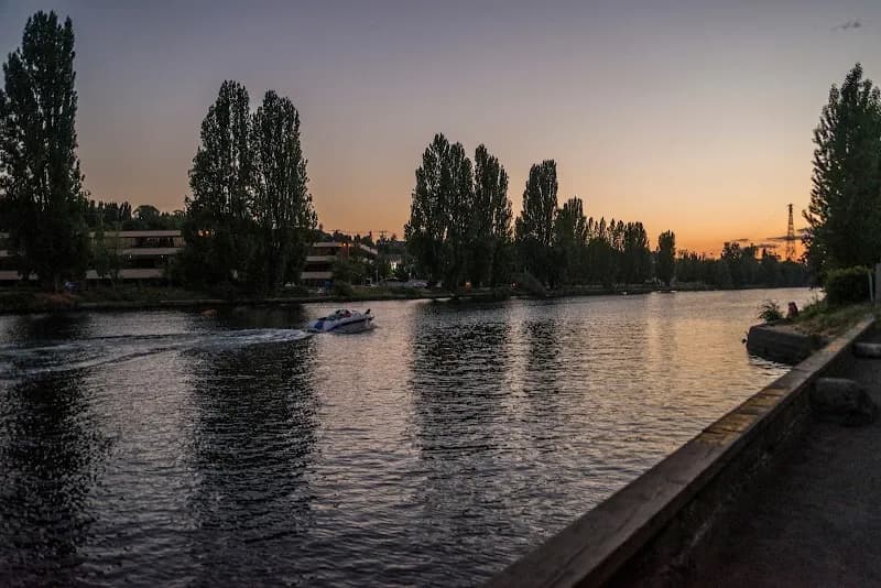 Fremont Canal Park city park in Fremont, WA