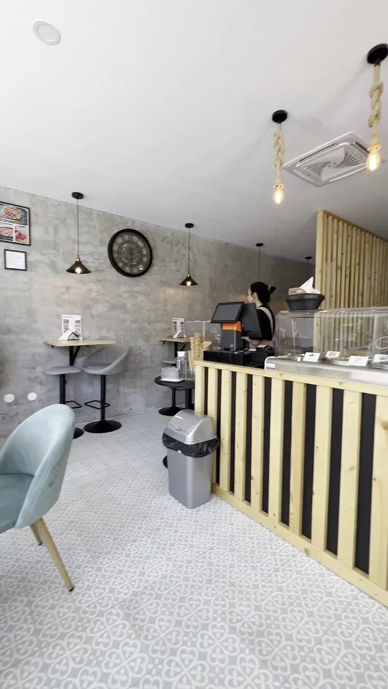 View of Gelataria Maia in Maia Centro, Porto