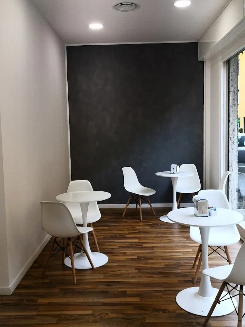 Gelateria Dolce Vita Desserts in Peschiera Borromeo, Lombardy