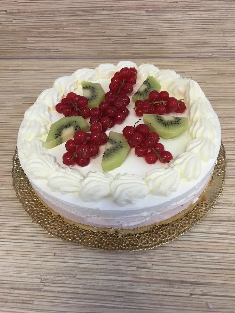 View of Gelateria Ponte Vecchio in Legnano, Lombardy