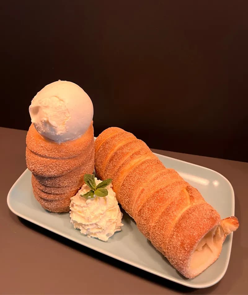 View of Gelateria Stelvio in Wiedikon, ZH