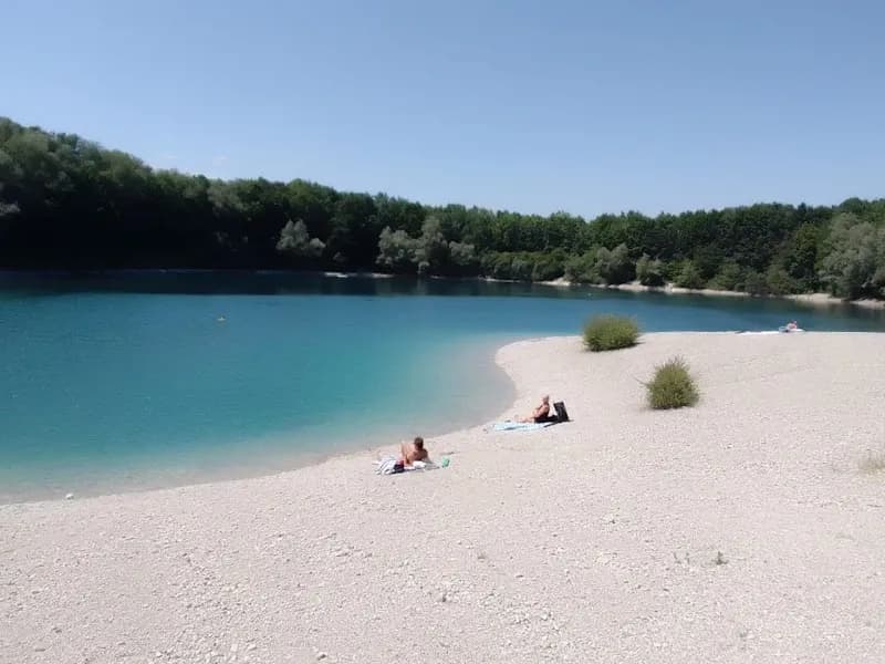 Gilchinger See hiking area in Gilching, BY