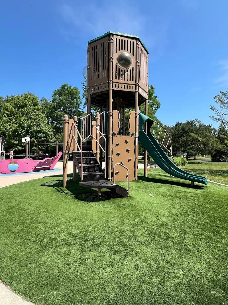 Gillson Park Playground playground in Wilmette, IL