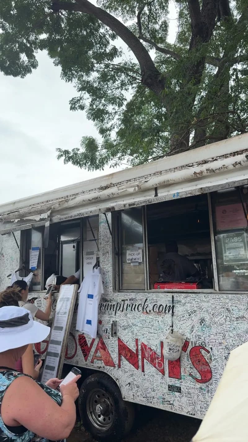 View of Giovanni's Shrimp Truck in Haleiwa, HI