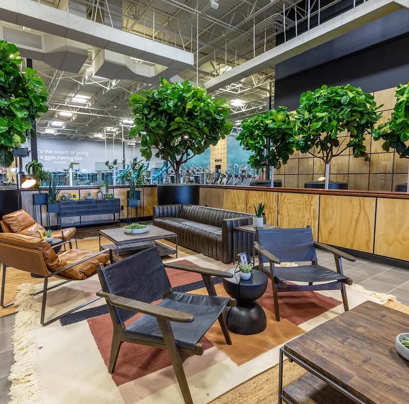 View of Gold's Gym San Antonio Bandera Trails in Helotes, TX