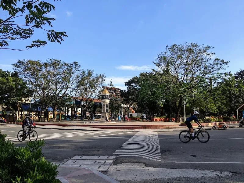 Greenbelt Shopping Centers in Cavite City, NCR