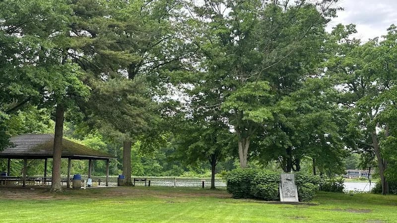 View of Grovers Mill Pond in Princeton, NJ