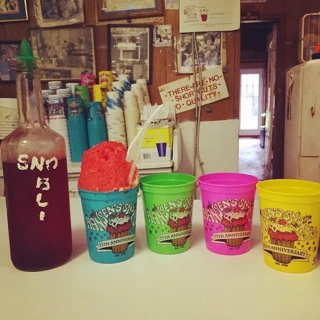View of Hansen's Sno-Bliz in Walker, LA