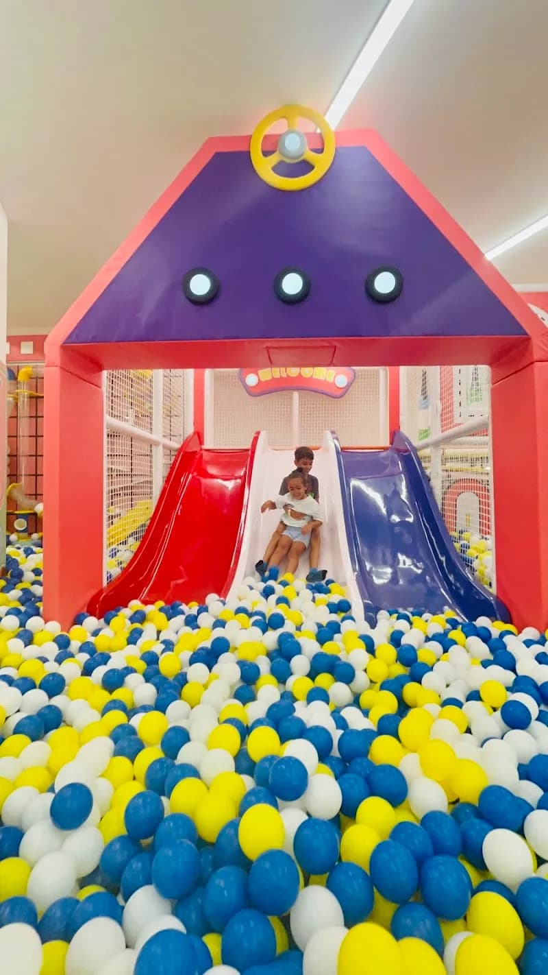 View of Happy planet in Rubí, CT